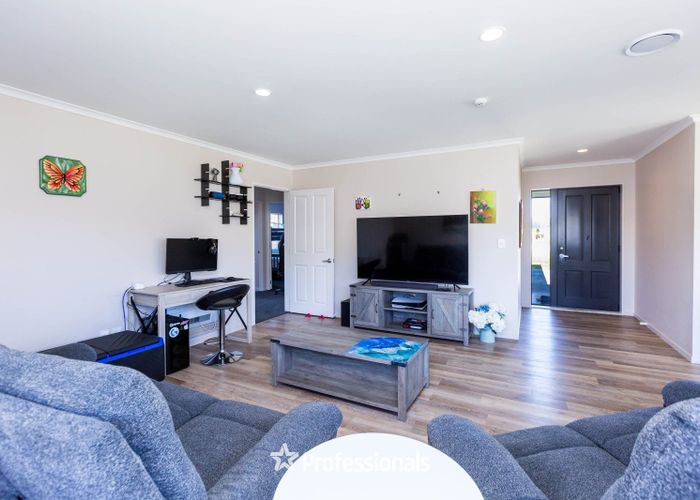  at 9 Percy Kinsman Crescent, Riverstone Terraces, Upper Hutt, Wellington