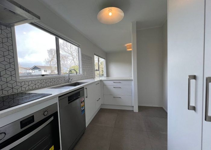  at 21 Meadowood Drive, Unsworth Heights, Auckland