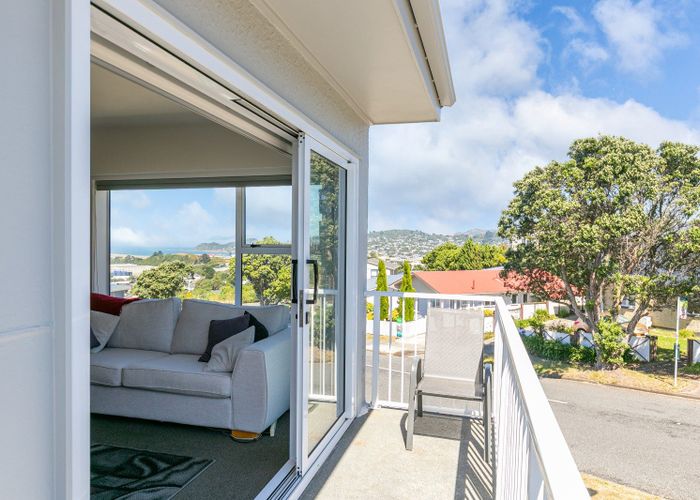  at 11/32 Akaroa Drive, Maupuia, Wellington