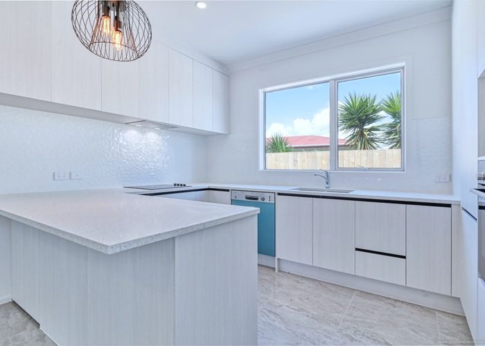  at 102c Gloucester Road, Manurewa, Manukau City, Auckland