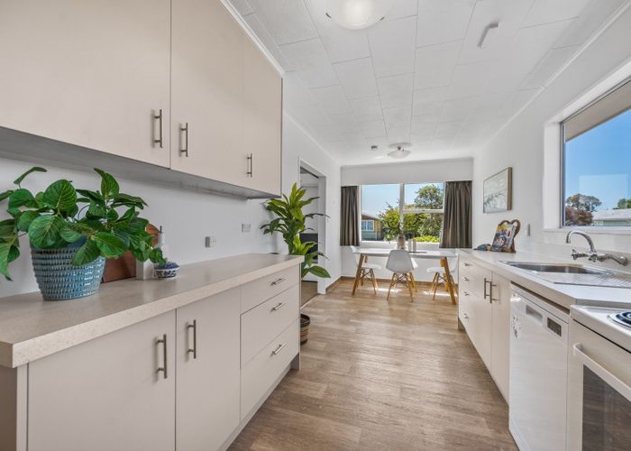  at 27 Southwark Avenue, Tamatea, Napier