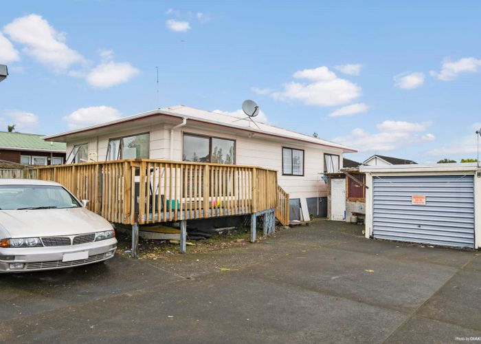  at 4092 Great North Road, Glen Eden, Auckland