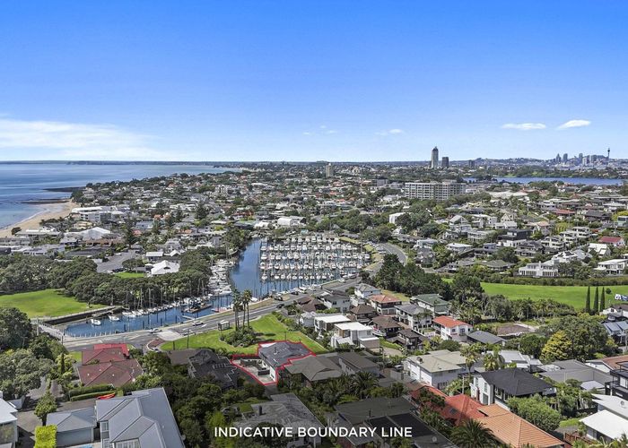  at 7 Commodore Parry Road, Castor Bay, North Shore City, Auckland