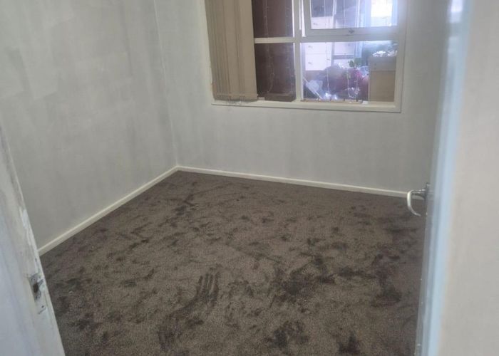  at 5 Tomlin Place, Mangere East, Manukau City, Auckland