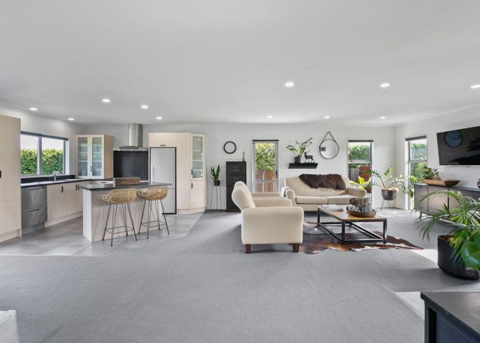  at 142 Wairau Road, Oakura, New Plymouth, Taranaki