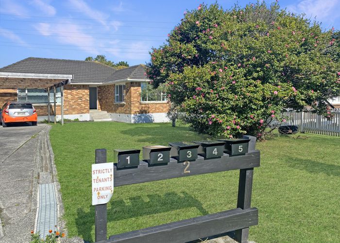  at 2 Vera Road, Te Atatū South, Auckland