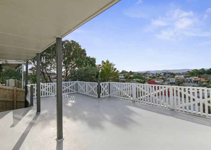  at 19 Charlotte Avenue, Brooklyn, Wellington, Wellington