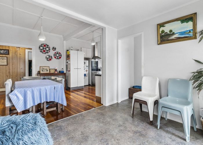  at 9 Hazelmere Road, Sandringham, Auckland
