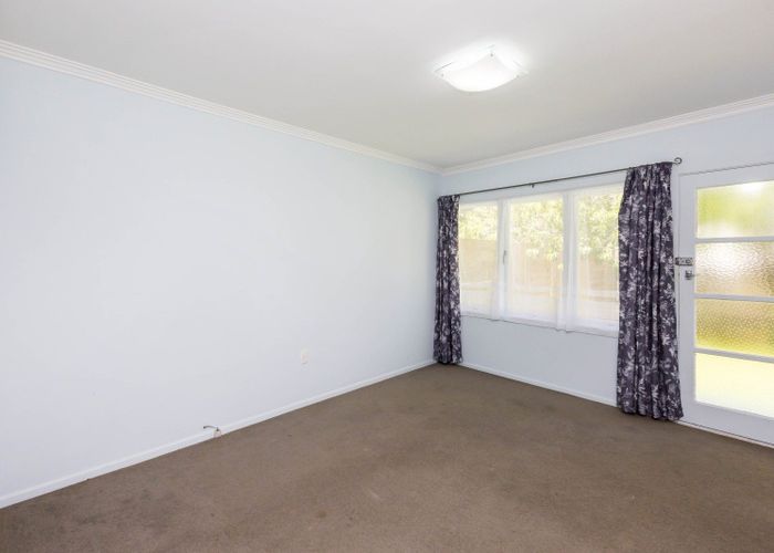  at 2/4 Granville Street, Silverstream, Upper Hutt, Wellington
