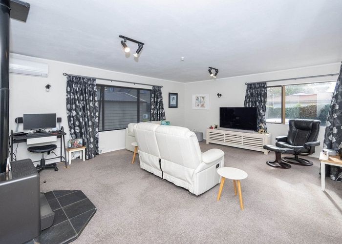  at 8 Eliot Place, Leamington, Cambridge