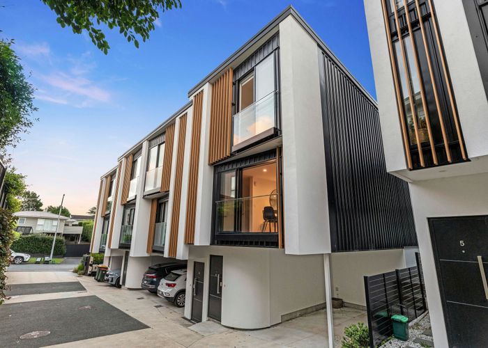  at 4/10 Ashwell Street, Saint Heliers, Auckland City, Auckland
