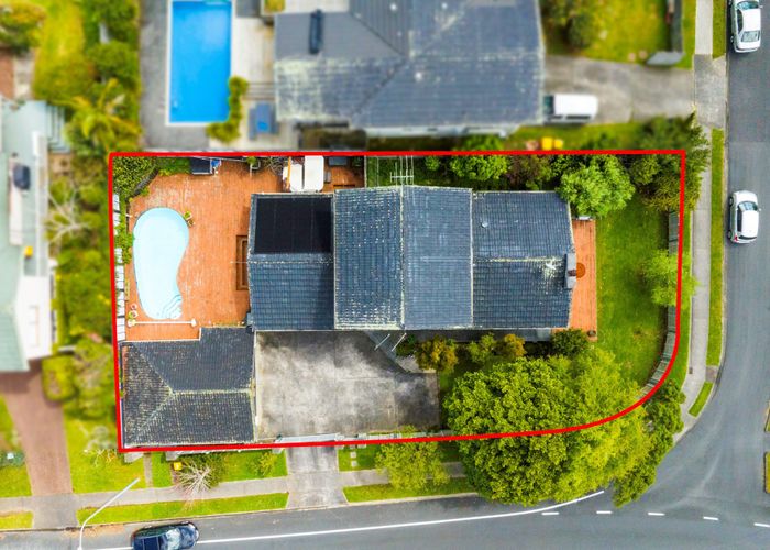  at 2 King Richard Place, Browns Bay, North Shore City, Auckland