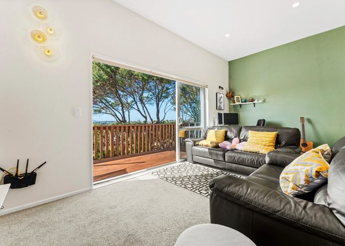  at 300C Glenvar Road, Torbay, Auckland
