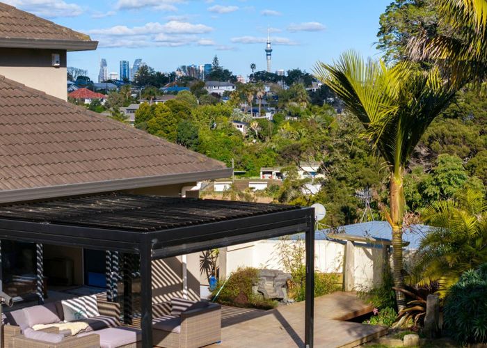  at 24 Bush View Lane, Northcote, North Shore City, Auckland