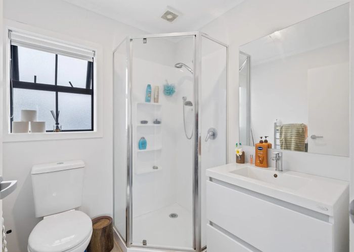  at 2/135 Silverdale Road, Silverdale, Hamilton, Waikato