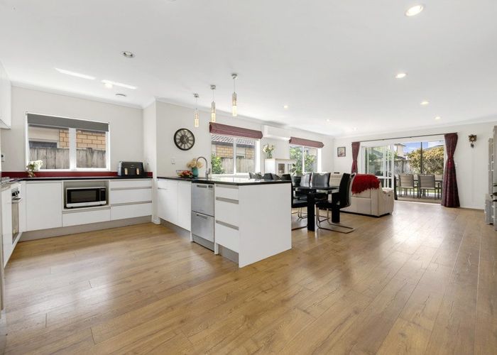  at 50 Helianthus Avenue, Flat Bush, Manukau City, Auckland