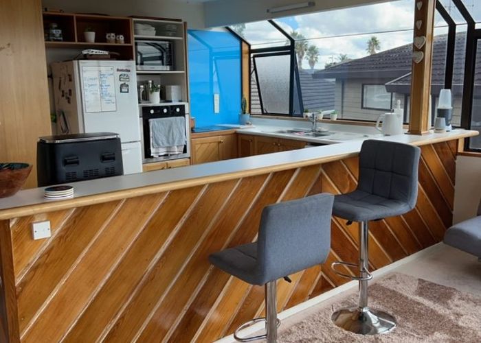  at 1/979 Beach Rd, Torbay, North Shore City, Auckland