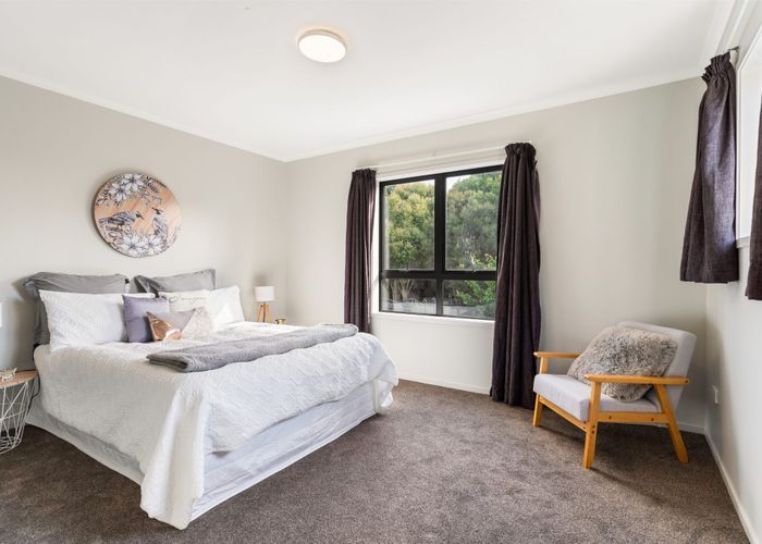  at 30 Tutuwhatu Crescent, Weymouth, Auckland