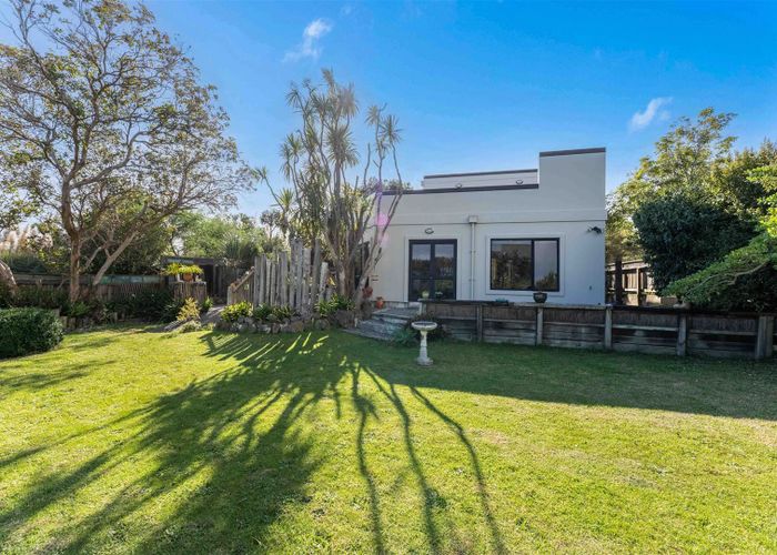  at 4 Flaxmere Street, Waikanae Beach, Waikanae