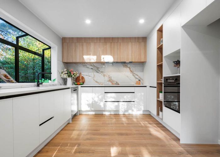  at 2/24 Windy Ridge Road, Glenfield, North Shore City, Auckland