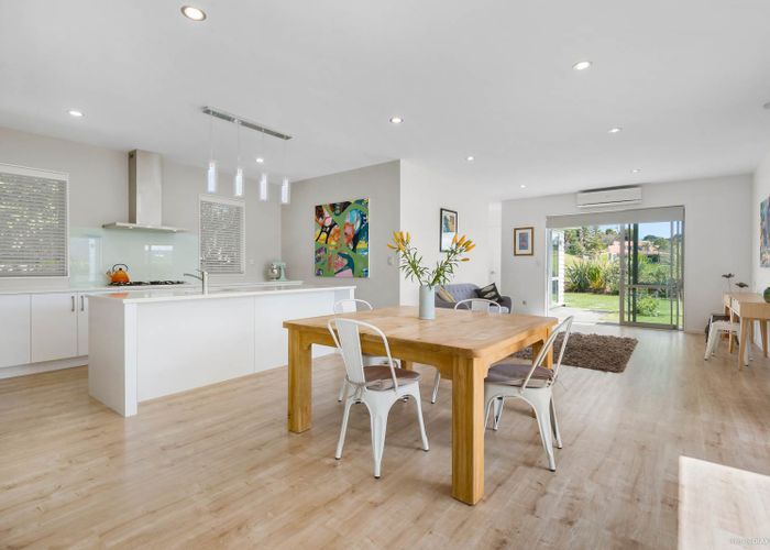  at 20 Seaview Crescent, Hatfields Beach, Orewa