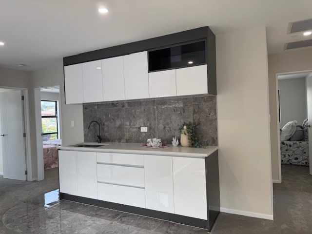  at 10 Knockanara Road, Flat Bush, Manukau City, Auckland