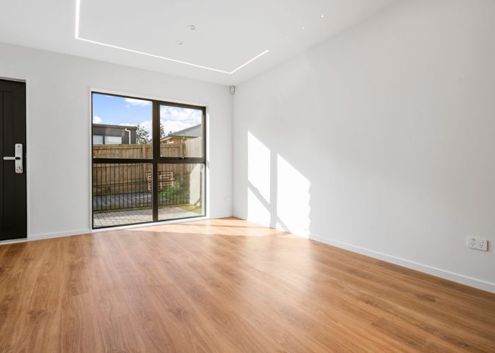  at 12F Hewlett Road, Massey, Waitakere City, Auckland