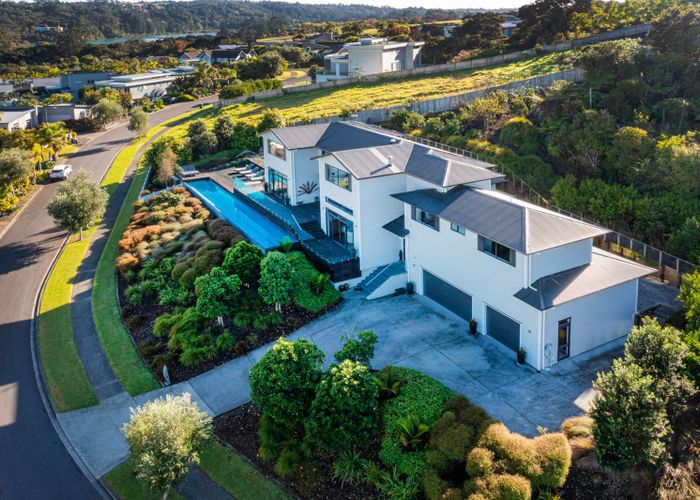  at 16 Schopolo Place, Schnapper Rock, Auckland