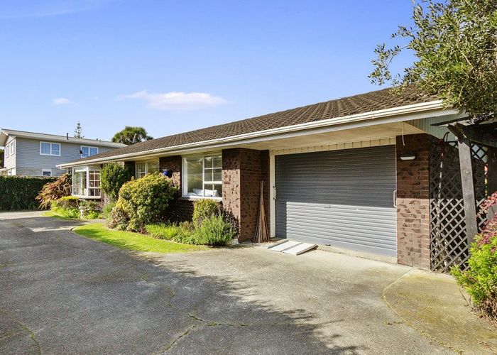  at 4A Saint Columbans Grove, Boulcott, Lower Hutt
