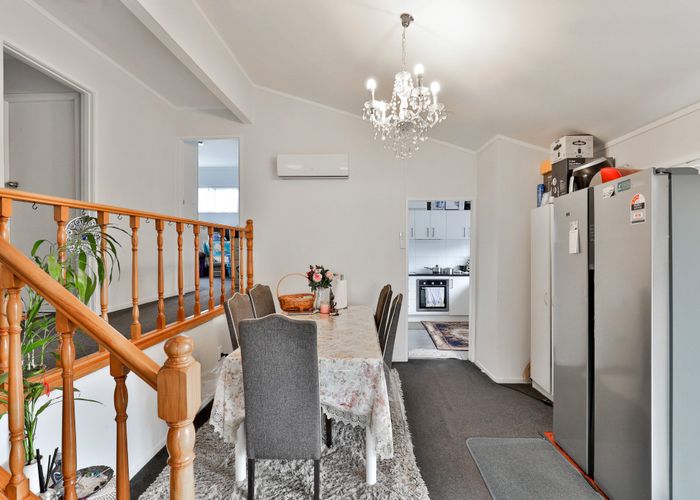  at 8 Abelia Place, Papatoetoe, Manukau City, Auckland
