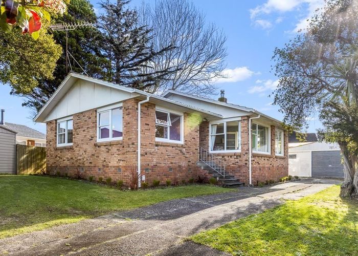  at 6 Diana Drive, Glenfield, Auckland
