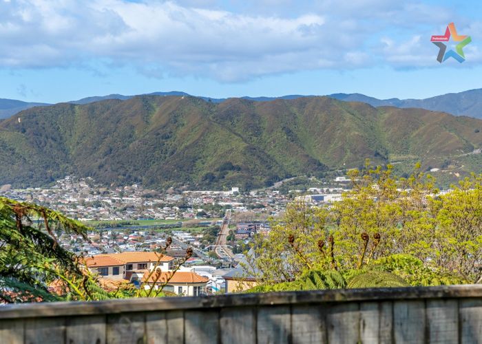  at 4 Akatea Road, Korokoro, Lower Hutt
