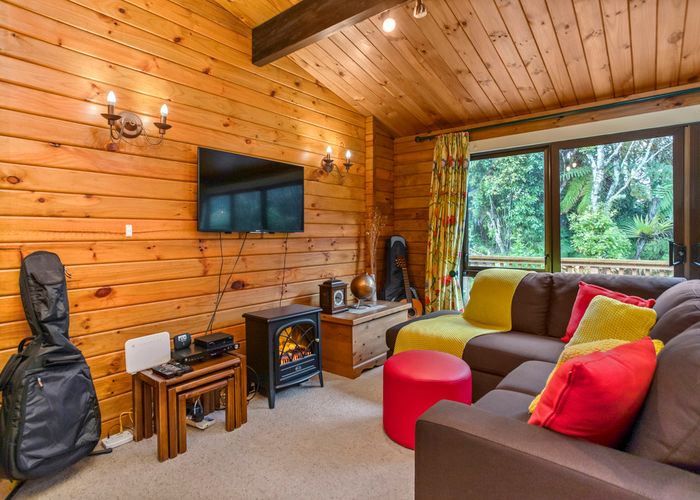  at 14 Bush Road, Waiatarua, Auckland