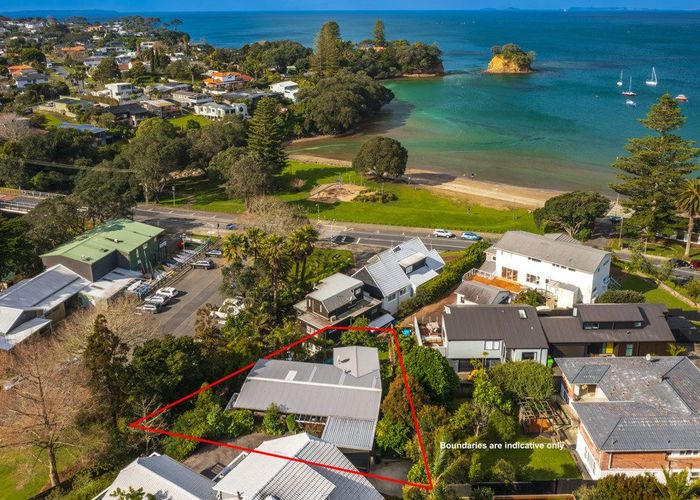  at 7a Ellangowan Road, Waiake, North Shore City, Auckland