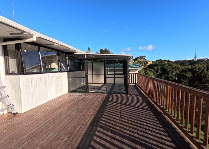  at 951 East Coast Road, Torbay, North Shore City, Auckland