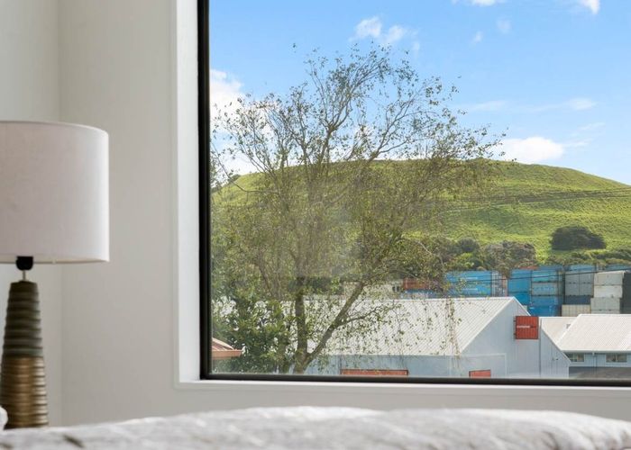  at 43 Coates Crescent, Panmure, Auckland