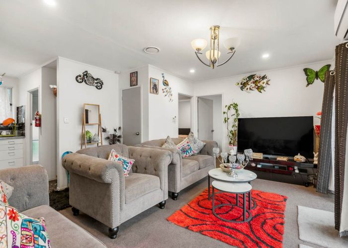  at 3/1 Plunket Avenue, Manukau Central, Auckland