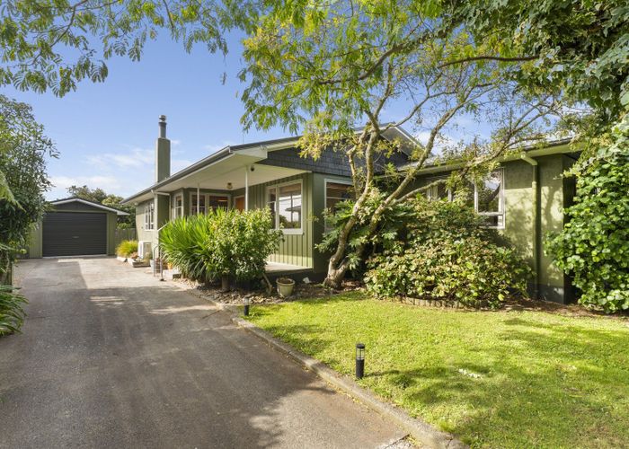  at 27 Waterloo Crescent, Hokowhitu, Palmerston North, Manawatu / Whanganui