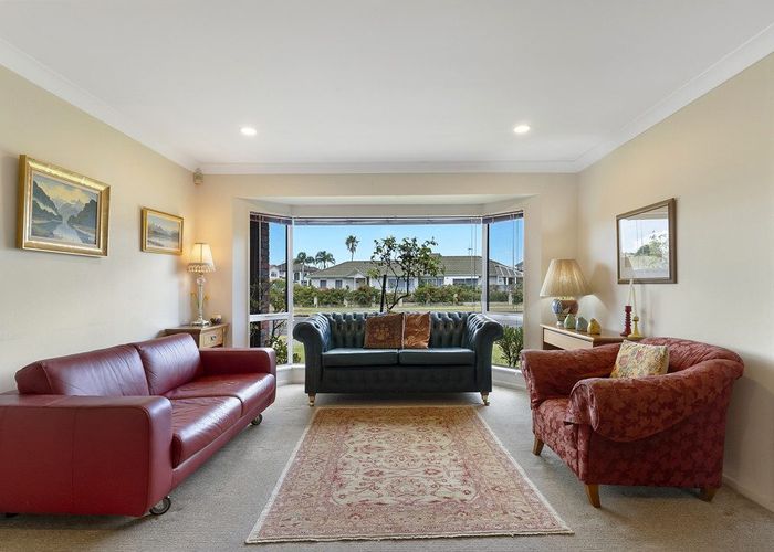  at 56 Nicholas Road, Somerville, Manukau