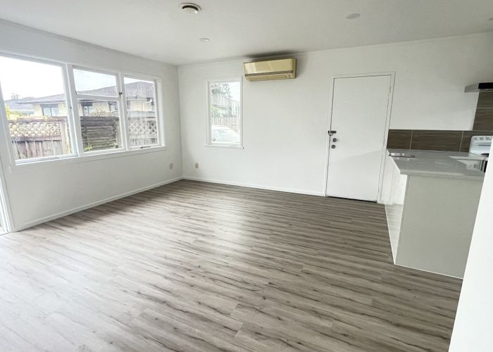  at 2/5 Lynton Road, Mount Wellington, Auckland City, Auckland