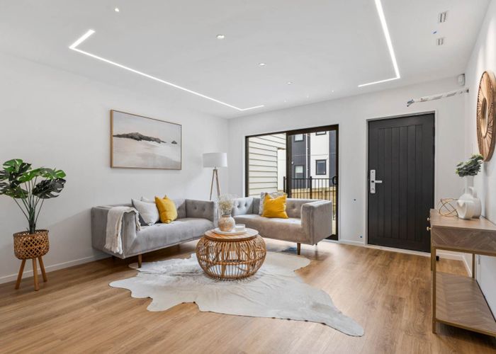  at Lot 2, 12 Hewlett Road, Massey, Waitakere City, Auckland