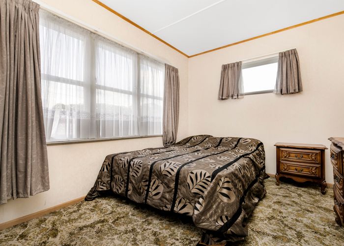 Free property data for 8 Waterview Road West, Takanini, Auckland homes.co.nz