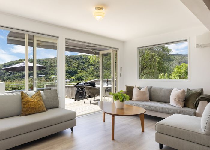  at 61 Seaview Road, Piha, Piha