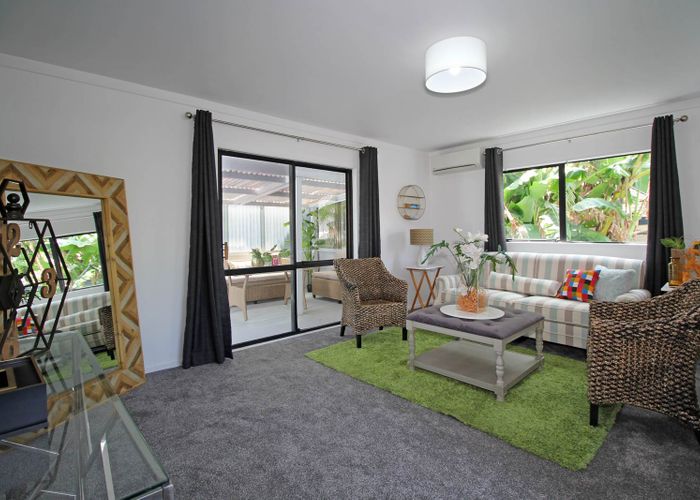  at 2/34 Plunket Avenue, Manukau Central, Auckland