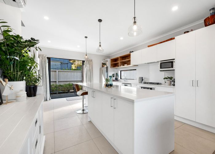  at 13 Maureen Close, East Tamaki Heights, Auckland