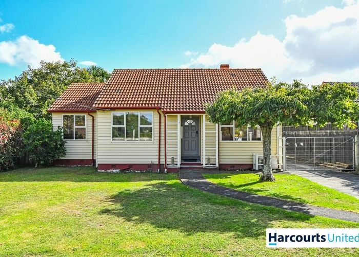  at 8 Village Way, Ardmore, Papakura