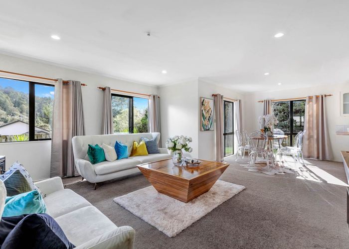  at 4/31 Roanoke Way, Albany, Auckland