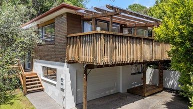  at 2/12 Greenvalley Rise, Glenfield, Auckland