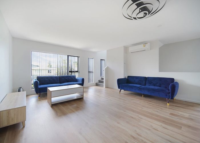  at 2/166 Rathgar Road,, Henderson, Waitakere City, Auckland