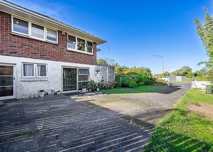  at 1 Union Road, Howick, Auckland